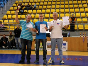2014-12-20 humenne – podium senior Podium F1N Seniorów. 2. Pitlanič Miroslav (Mistrz Słowacji) 1. Michał Słyś z Krosna 3. Minárik Milan