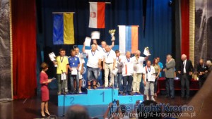 Polska reprezentacja F1C na najwyższym stopniu podium Mistrzostw Europy – Marek Roman, Edward Burek, Jerzy Włodarczyk. Polska reprezentacja F1C na najwyższym stopniu podium Mistrzostw Europy - Marek Roman, Edward Burek, Jerzy Włodarczyk.